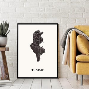 Carte de tunisie graphisme épuré, Décoration tunisienne, Cadeau souvenir tunisie, Affiche style scandinave, Affiche amoureux tunisie, Affiche tunisie, Décoration minimaliste, Poster couleur ardoise à accrocher, Décoration murale tendance, Décoration réalisée par un créateur, Cadeau homme, Cadeau papa, Cadeau maman, Cadeau de noel, Décoration noir et blanc, Cadeau idéal homme, Cadeau idéal femme, Cadeau unique, Cadeau personnalisé, Cadeau anniversaire, Cadeau de rencontre, Cadeau de mariage,