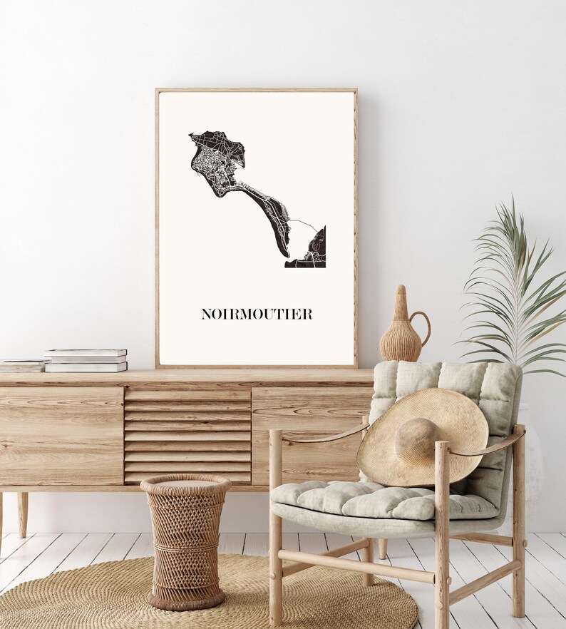 Carte noirmoutier graphisme épuré, Décoration style vendée, Cadeau souvenir noirmoutier, Affiche style scandinave, Affiche amoureux île noirmoutier, Affiche noirmoutier, Décoration minimaliste, Poster couleur ardoise à accrocher, Décoration murale tendance, Décoration réalisée par un créateur, Cadeau homme, Cadeau papa, Cadeau maman, Décoration noir et blanc, Cadeau idéal homme, Cadeau idéal femme, Cadeau unique, Cadeau personnalisé, Cadeau anniversaire, Cadeau de rencontre, Cadeau de mariage