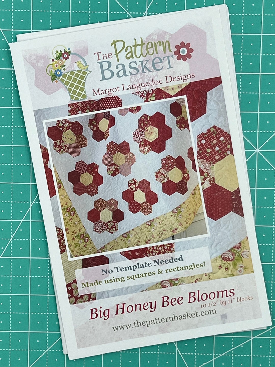 Big Honey Bee Blooms Printed Quilt Pattern by the Pattern Basket - Etsy