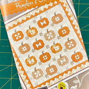 Pumpkins and Cream Fig Tree Quilt Pattern image 1