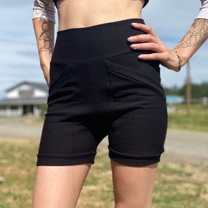 Sur commande : short 4 poches short clouté Collection Onyx image 8