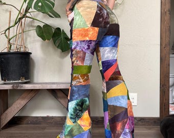 Pantalones de campana acampanados de corte medio, estilo patchwork salvaje, de tela orgánica y con bolsillos.