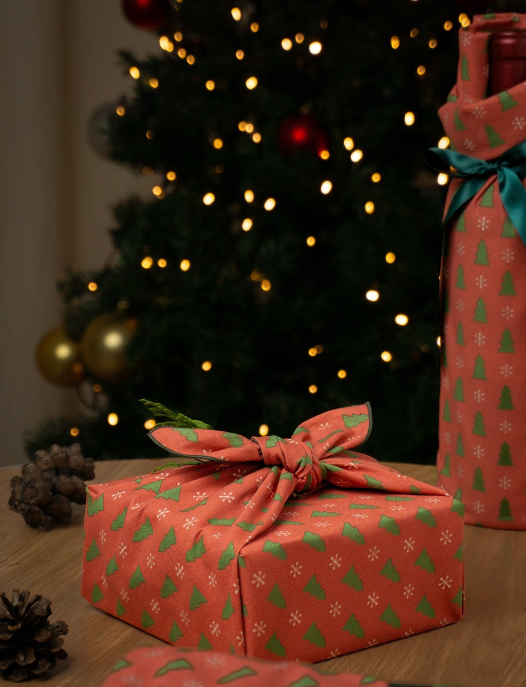 Cozy Christmas Tree Wrapping Cloth for Christmas Reusable Fabric Gift