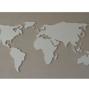 XL Magnetische 3D-Weltkarte aus Holz, schwebend an der Wand, in Schwarz und Weiß, Silber oder Ihrer eigenen Farbe, in 3 Größen
