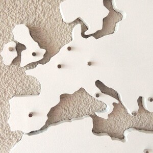 XL Magnetic wooden 3D world map, floating on the wall, in black and white silver or your own color, in 3 sizes image 3