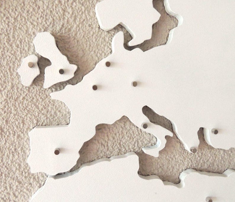 XL Magnetic wooden 3D world map, floating on the wall, in black and white silver or your own color, in 3 sizes image 3