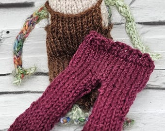 Patrón de tejido de peto y pantalón para muñeca rana