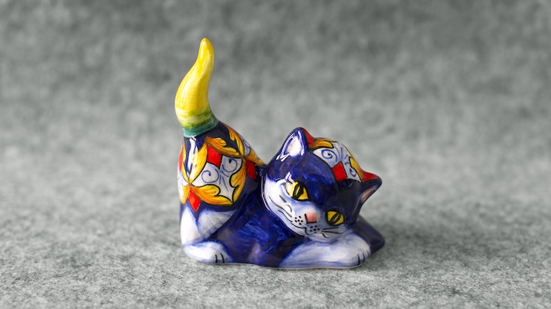 Ceramic cat figurine Pet memorial ornament