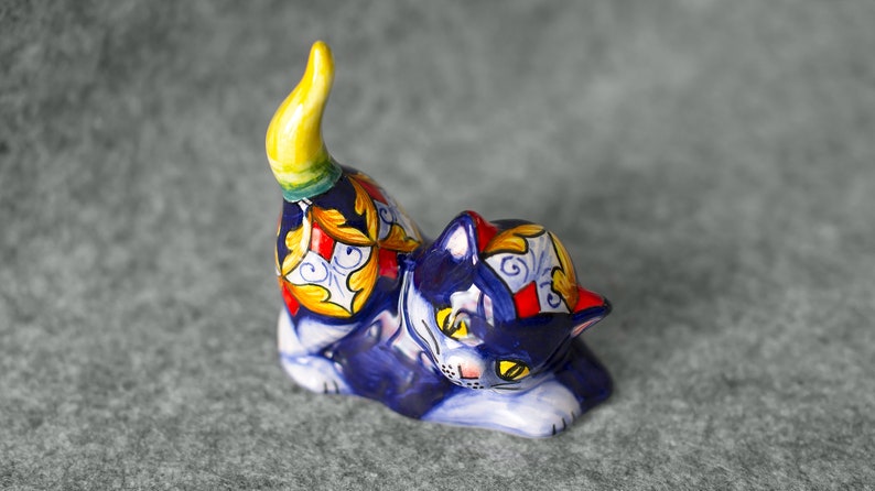 Ceramic cat figurine Pet memorial ornament