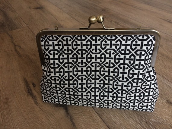 Black and white clutch purse hotsell
