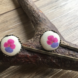 Pansy hair pins, pansy hair grips, pansy print, pansy gift, bobby pins, button hair grips, floral hair accessories, teen gift, wedding hair