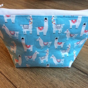 Llama bag, llama print, llama gift, alpaca bag, alpaca print, alpaca gift, small make up bag, small zip bag, drama llama, wipe clean lining
