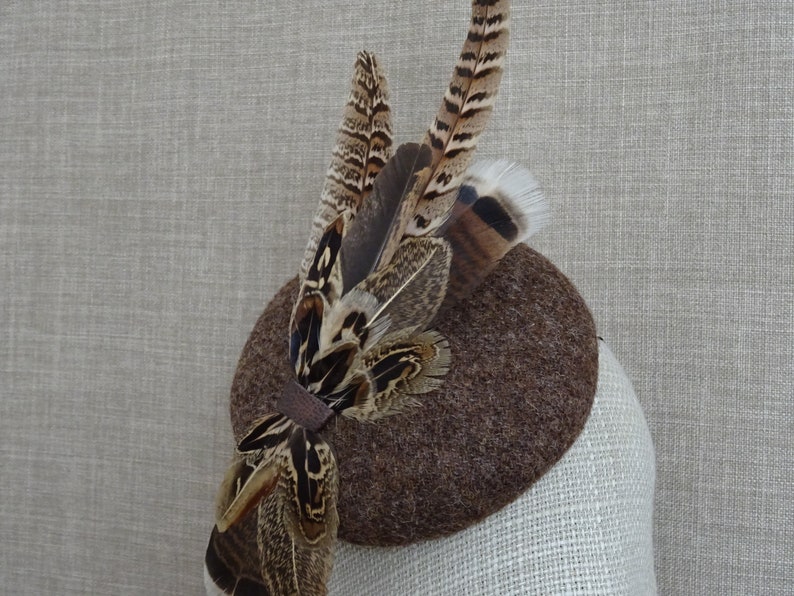 winter wedding wool fascinator with feathers Brown pillbox hat 60/'s vintage style button hatinator HT90