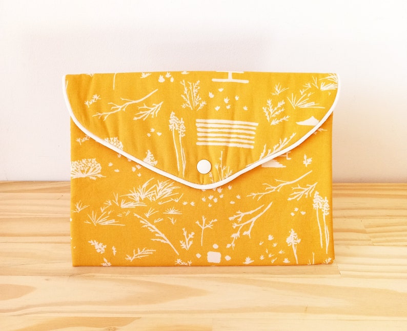 Protège carnet de santé pochette jaune moutarde image 1