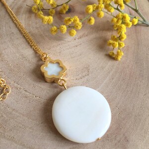 Pearl Pendant Necklace,Mother of Pearl Necklace,Floral Necklace,White Necklace,Gold Necklace,Beadwork Necklace,Pearl Jewelry,Boho Necklace