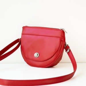 Rote Luna Tasche,Rote Ledertasche,Rote Halbmondtasche,Rote Schultertasche,Ledertasche,Leder Crossbody,Leder Geldbörse,Rote Crossbody,Luna Tasche
