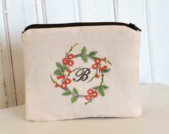 Personalized purse,Monogram Makeup Bag,Personalized Gift,Monogram Bag,Monogram Pouch,Embroidered Pouch,Bridesmaid Gift,Floral Makeup Bag