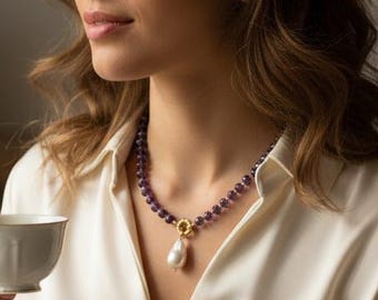 Collier de perles baroque, collier de perles, collier d'améthyste, collier en or, collier de cristal, collier violet, collier de pierres précieuses, collier de breloques