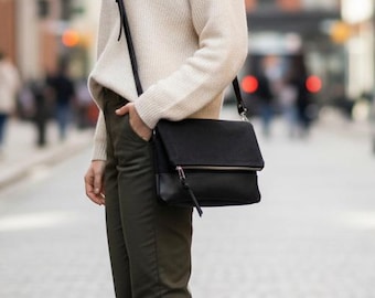 Sac rabattable en cuir, sac rabattable noir, pochette pliante, bandoulière noir, bandoulière en cuir, sac bandoulière, sac pliable, sac à bandoulière noir