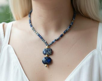 Collier de gemmes bleues, collier de sodalite, collier bleu, collier en or, collier en cristal, collier de guérison, collier de pierres précieuses, collier bohème