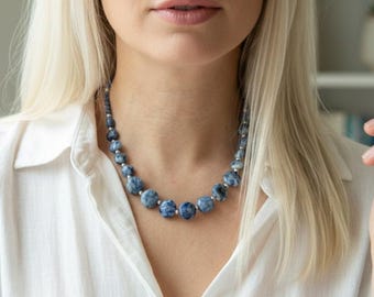 Collier sodalite, collier bleu, collier bleu, collier en argent, collier en cristal, collier de guérison, collier de pierres précieuses, collier bohème