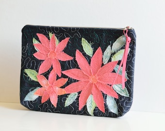 Bolso floral rosa, Clutch con apliques, Clutch teñido a mano, Clutch floral de jean, Clutch bordado, Bolso floral azul, Clutch batik, Bolso hecho a mano