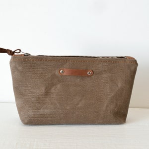 Waxed Canvas Zippered Pouch,Waxed Canvas Bag,Waxed Canvas Clutch,Canvas zipper pouch,Brown Coin Purse,Canvas Coin Purse,Brown Zipper Pouch