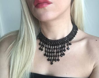 Colar de franja preta, colar de cristais pretos, colar Swarovski preto, colar de contas de mar, colar de miçangas, colar de contas, colar preto