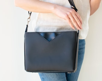 Black Boxy Bag,Black Crossbody,Leather Crossbody,Black Bag,Black Leather Purse,Black Shoulder Bag,Leather Shoulder bag,Black Purse