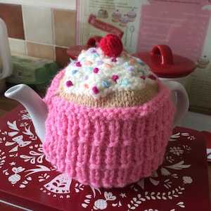 Small Cup Cake  tea cosy