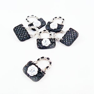 LX05 - 3 Models Breloque Bag Matelassé Camélia Loop Clover Tlover Fashion Luxe / 3 Styles Celebrity Brand Bag Camellia or Bow or Clover Pendant