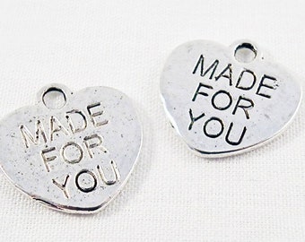 BMN43 - Lot de 5 Breloques Pendentifs Coeur "MADE FOR YOU" Argent Vieilli identiques sur les deux faces