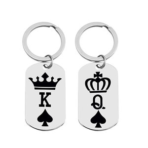 A1222L - Porte-Clés Acier TItanium Couple Roi Dame de Pique Poker Cartes Jouer / 100% Titanium Steel Cards Casino King Queen Spade Keychain