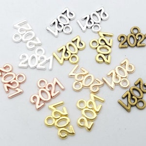 A11203 Charms Pendants Day Year New Year Celebration 2016 2019 2020 2021 2022 2023 2024 2025 Silver Bronze Gold Rose Gold New Year