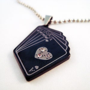 Pendentifs Acier Cristal Poker Carte à Jouer Tête de Mort 4 modèles au choix / Steel Crystal Playing Card Poker Pendants 4 styles to choose