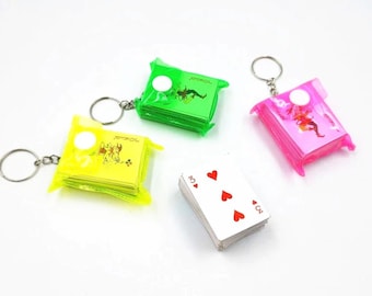 A1222C - Porte-Clés Cartes à jouer miniatures poker Casino Gambling Bleu Rose Vert Jaune  / Cute Mini playing cards deck Keychain