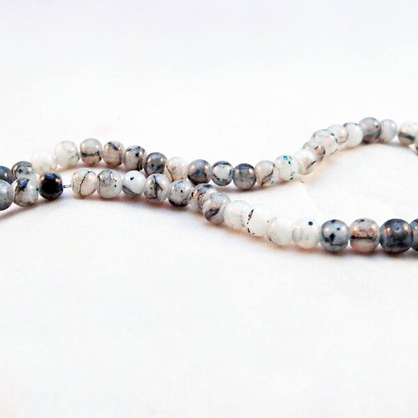 INV158 - Rare batch of 50 Glass Pearls Abstract Patterns Abstract Asian Speckled Jungle Tribal White Grey