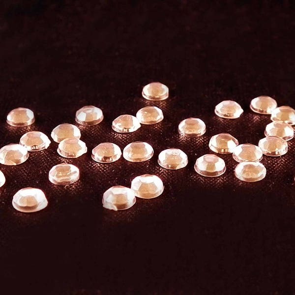 ICI45 - Set of 100 Metallic Pink Half-Pearls of 4mm in Acrylic to glue.