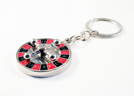 REF35 Keychain Lucky Charm Rotatable Casino Roulette Pendant Men