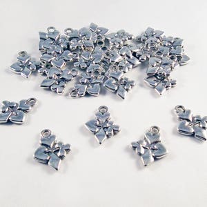 BCP164 - Lot de 5 Breloques Pendentifs Logo Pique Coeur Carreau Trèfle Poker Carte à Jouer Poker Alice en Métal