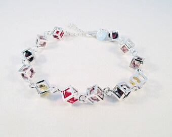 SBC09 - Joli Support Bracelet Cubes et Perles cristal de couleurs Mixtes Plaquette Argenté 925