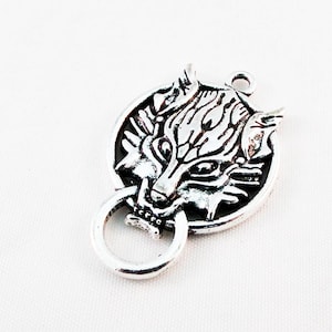 CT25 - large pendant connector Lion Wolf silver Final Fantasy
