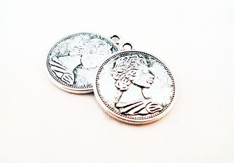 BP02 5 Choice Medallions Elizabeth Australia Usa France Silver / Medal Money Coins Queen UK Liberty Vintage Silver Pendants 5 Style image 2