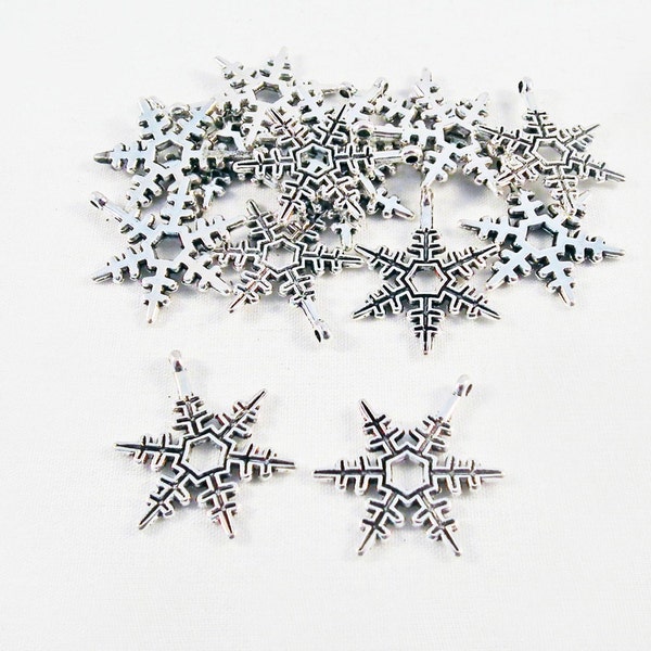 BCP138 - 10 Snowflake Charm Magic Points Star Noel Silver / 10 Pieces Silver Snowflake Spike Star Winter Christmas During