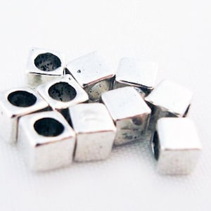 ISP25 - Spacer Cubes Square Squares Aged 4mm / 4mm Square Vintage Silver Spacer Beads