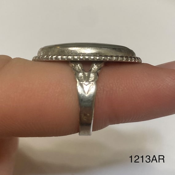 Silver colored ring with large oval abalone color… - image 2