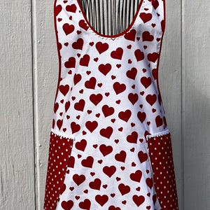 Apron, Valentine Hearts large print……Size……Medium