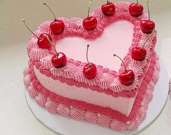 Heart vintage fake cake
