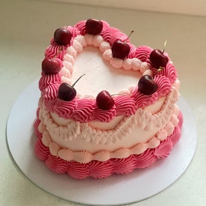 Fake vintage heart cake