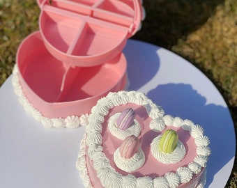 Macaroon cake jewellery box